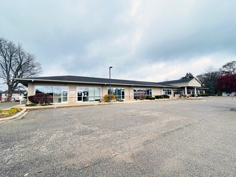 More Photos Of 24466 Red Arrow Highway, Mattawan Medical For Lease