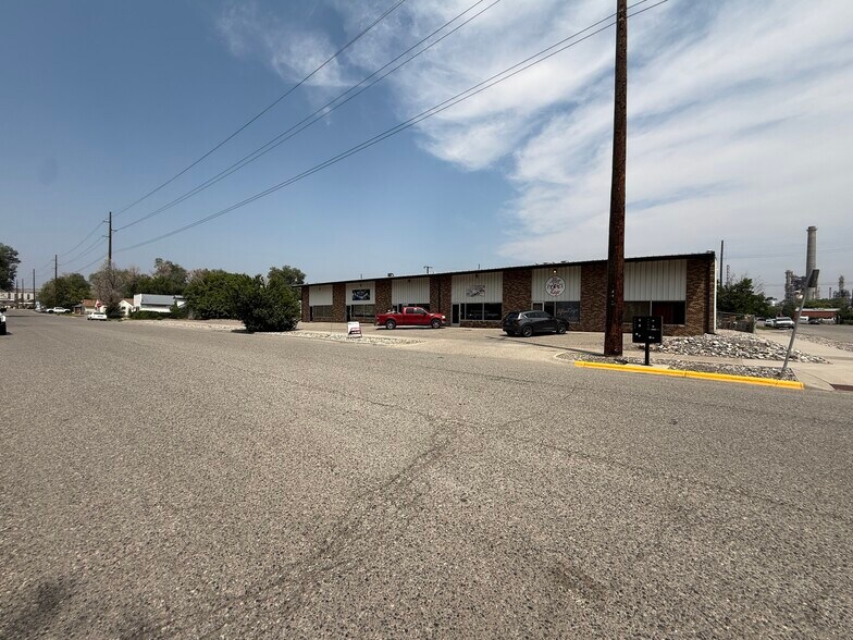 More Photos Of 337-339 S 26th St, Billings Flex For Lease