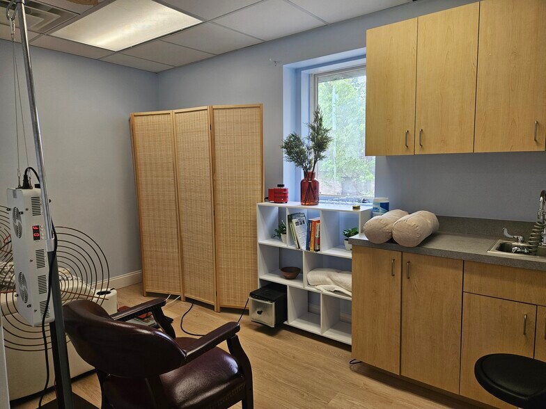 More Photos Of 230 Hilton Ave, Hempstead Medical For Sale