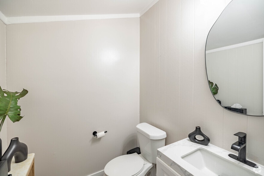 More Photos Of 6443 Bird Rd, Miami Medical For Sale