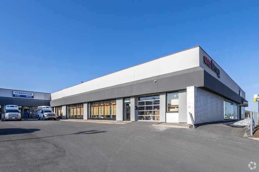 More Photos Of 588-670 Rue Jean-Neveu, Longueuil Storefront For Lease