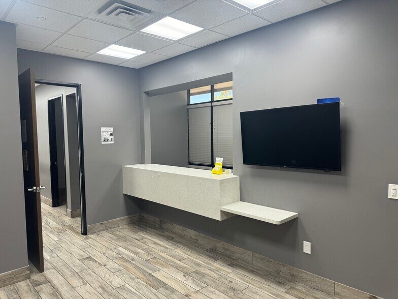 More Photos Of 1100 S Dobson Rd, Chandler Medical For Lease