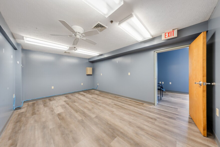 More Photos Of 205 SE Catawba Rd, Port Clinton Freestanding For Lease