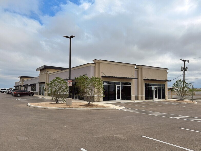 More Photos Of 1430 Sava, San Antonio Storefront For Lease