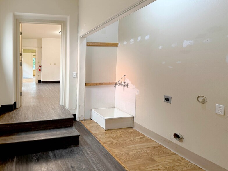 More Photos Of 8041-8045 E Burnside St, Portland Rehabilitation Center For Sale