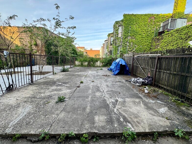 More Photos Of 1195 Nostrand Ave, Brooklyn Storefront Retail Residential For Lease