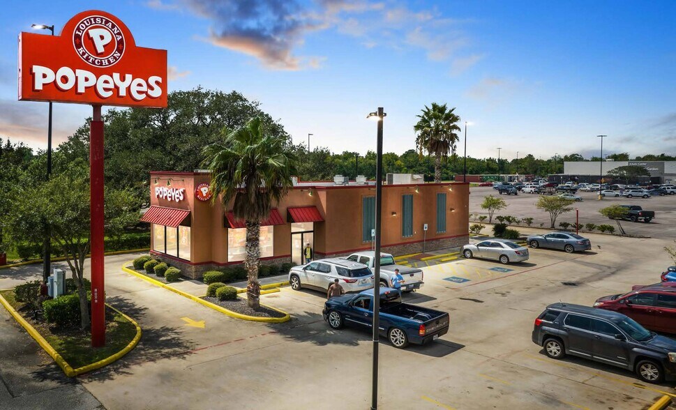 Primary Photo Of 1801 N Velasco St, Angleton Freestanding For Sale