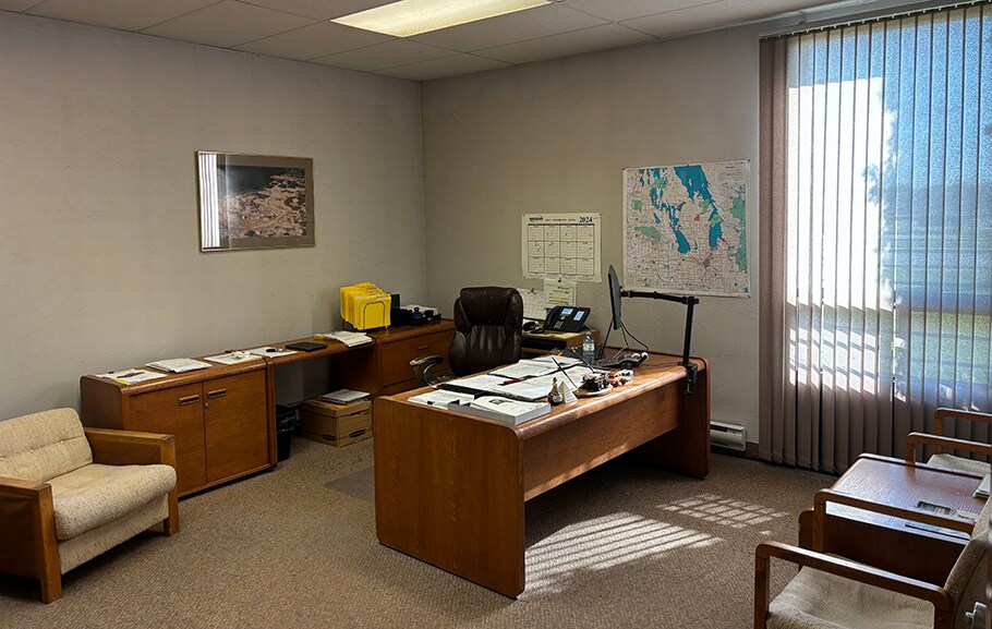 More Photos Of 380 Keewatin St, Winnipeg Warehouse For Lease