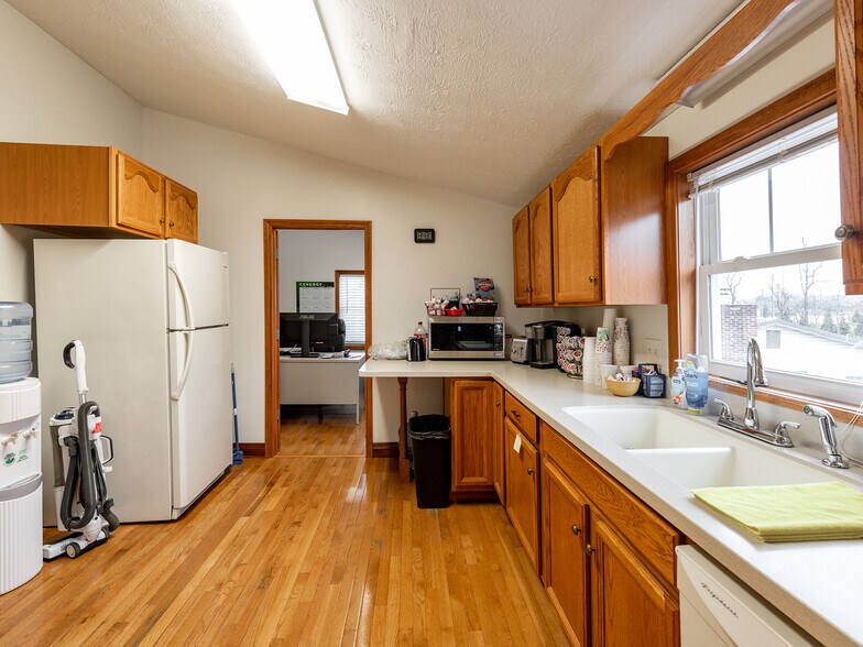 More Photos Of 1823 US-60, Milton Manufacturing For Sale