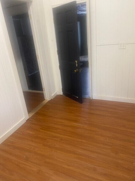 More Photos Of 7 W Bridge St, Catskill Storefront Retail Residential For Lease