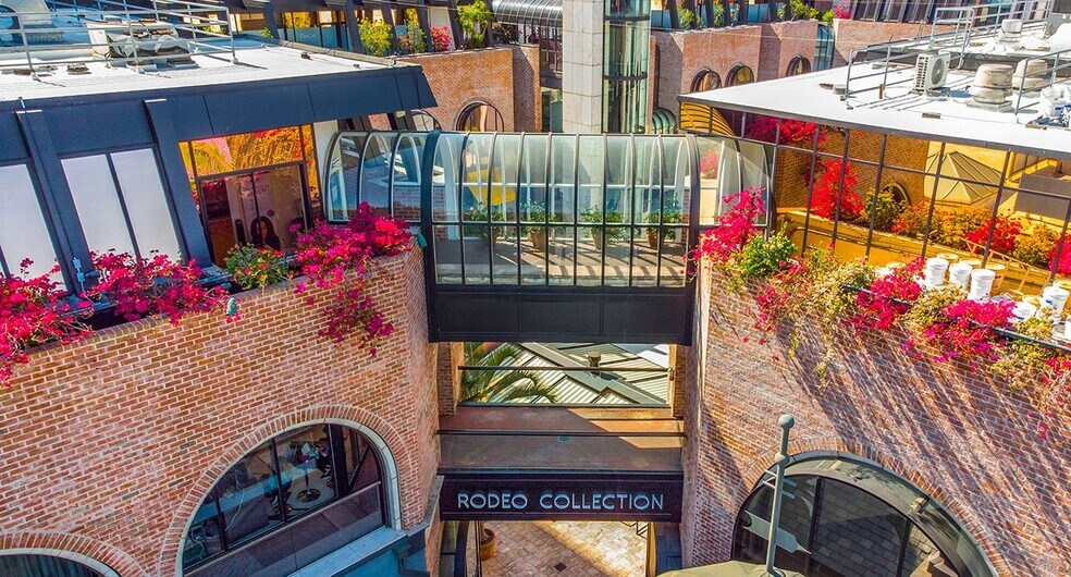 More Photos Of 413-445 N Rodeo Dr, Beverly Hills General Retail For Lease