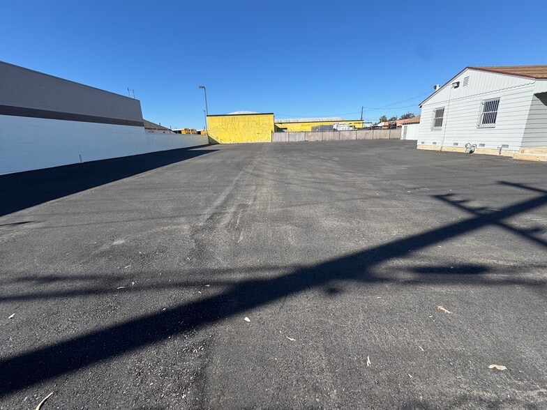 More Photos Of 402 N Sullivan St, Santa Ana Contractor Storage Yard For Lease