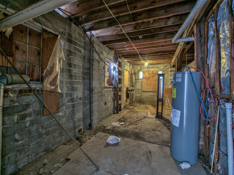 More Photos Of 765 E Washington St, Monticello Auto Repair For Sale