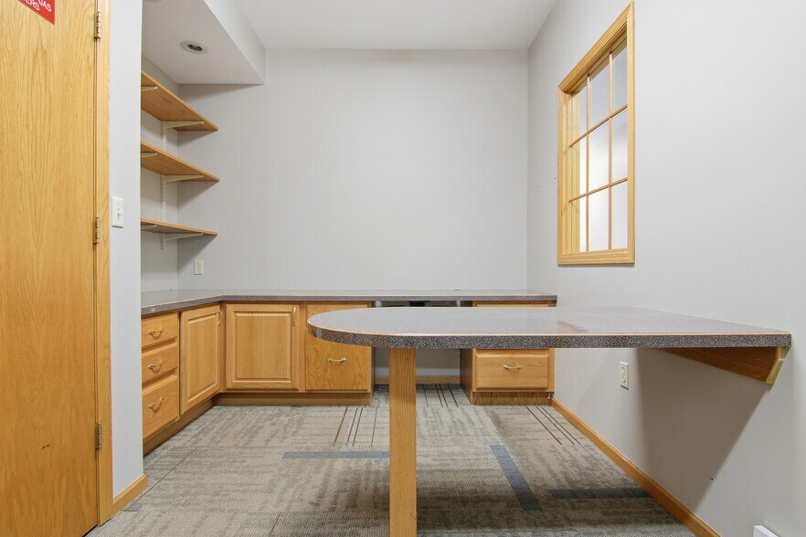 More Photos Of 1813 Wilson St, Menomonie Medical For Sale