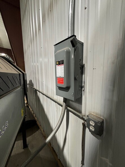 More Photos Of 6220 E Highway 2, Minot Service For Lease