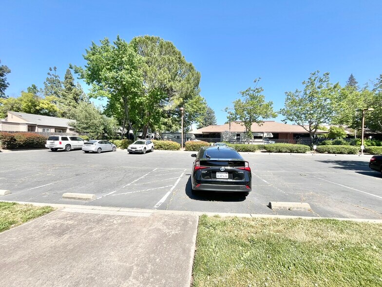 More Photos Of 5301 Madison Ave, Sacramento Loft Creative Space For Lease