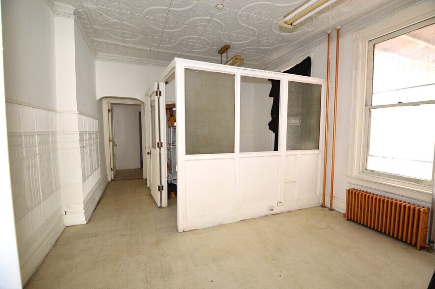 More Photos Of 241 N 7th St, Allentown Storefront Retail Office For Lease