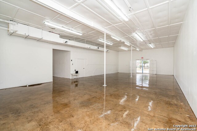 More Photos Of 1020 Roosevelt Ave, San Antonio Freestanding For Sale