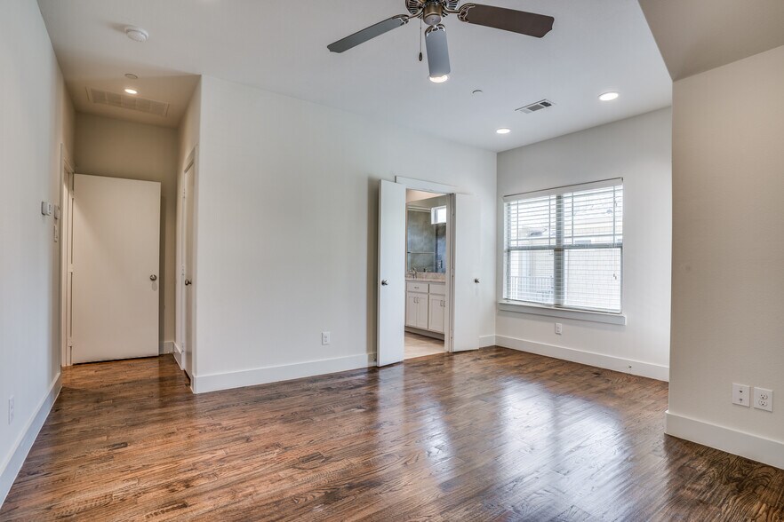 More Photos Of 6140 Oram St, Dallas Apartments For Sale