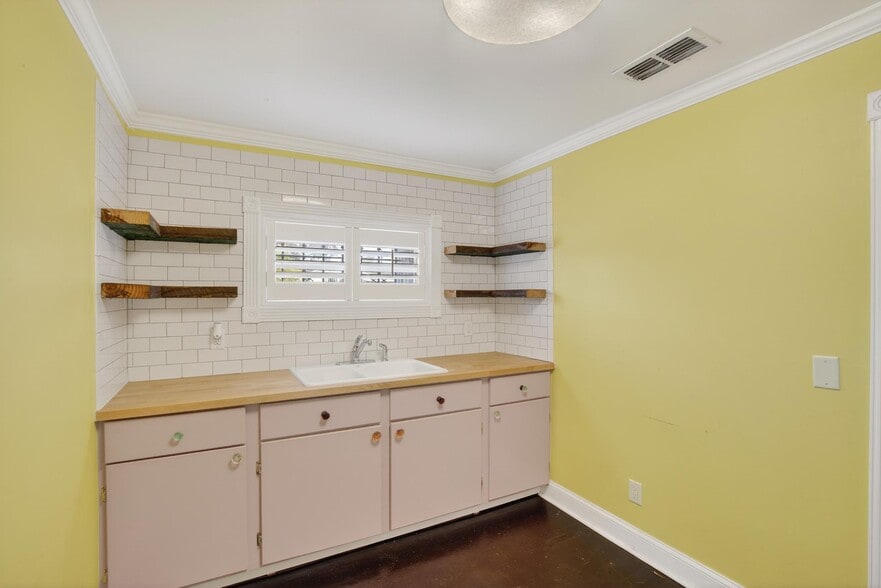 More Photos Of 1305 N Armenia Ave, Tampa Office Residential For Sale