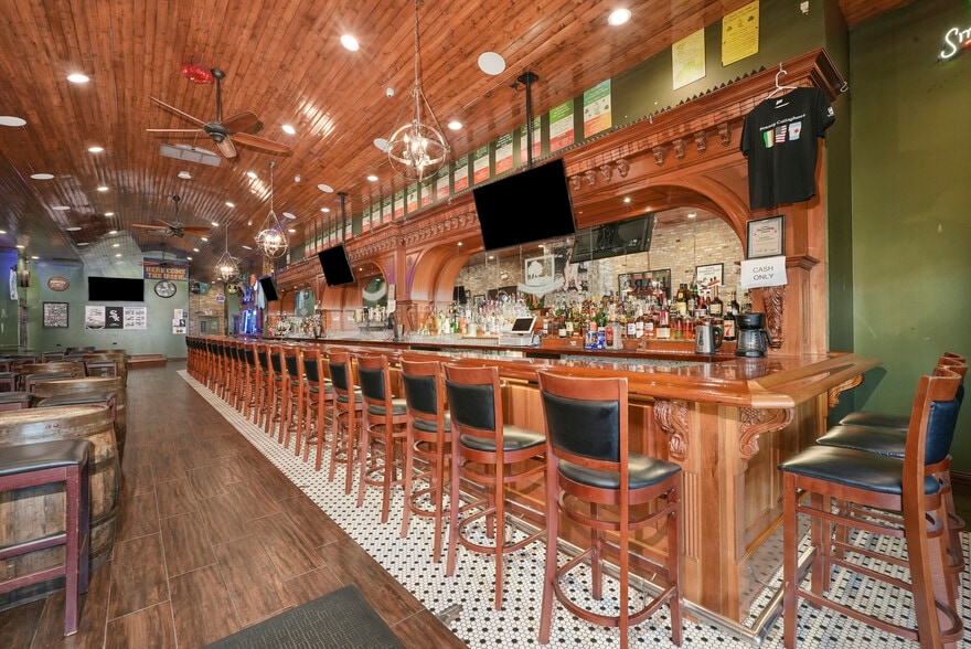More Photos Of 10618 S Western Ave, Chicago Bar For Sale