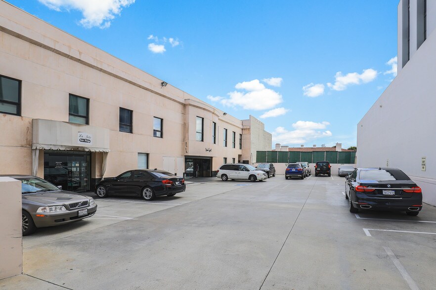 More Photos Of 8712 Wilshire Blvd, Beverly Hills Medical For Lease