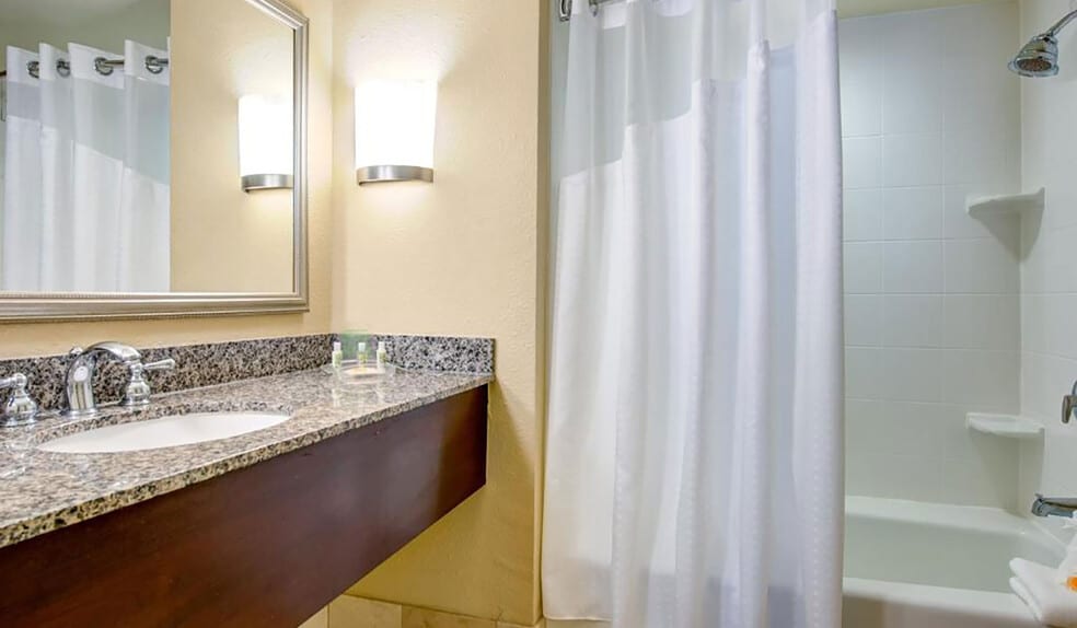 More Photos Of 251 Pennsylvania Pky, Indianapolis Hotel For Sale