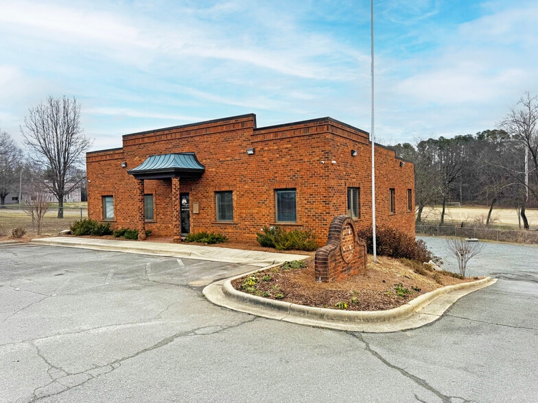 More Photos Of 4715 Bethania Station Rd, Winston-Salem Light Manufacturing For Lease