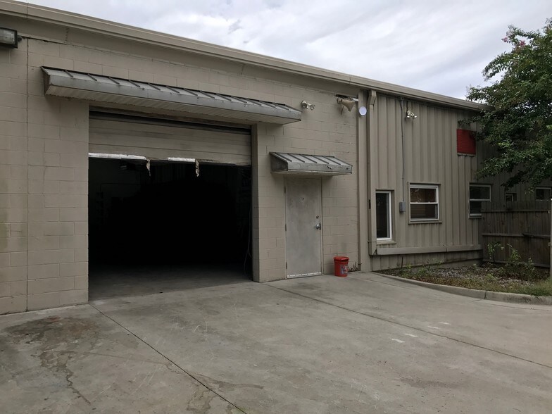 More Photos Of 4857 Dolton Dr, Virginia Beach Light Distribution For Lease