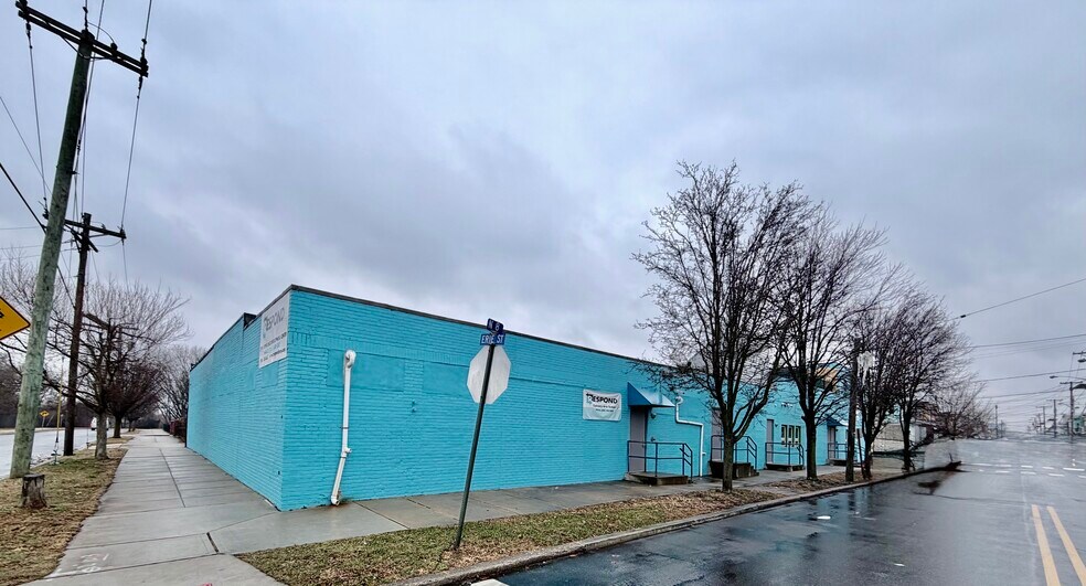 More Photos Of 924 N 8th St, Camden Distribution For Sale