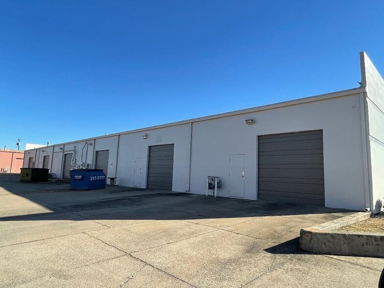 More Photos Of 12135-12145 E 11th St, Tulsa Unknown For Lease