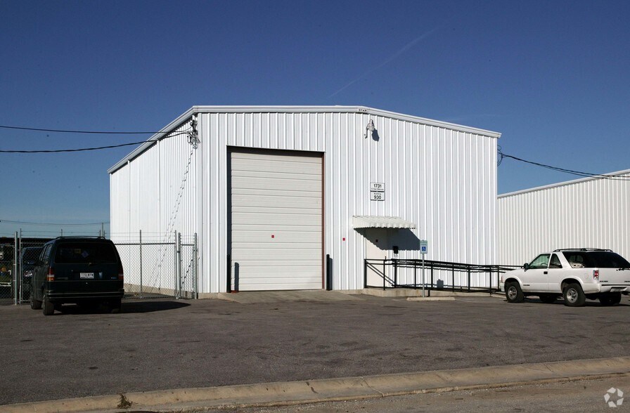 More Photos Of 1731 S San Marcos, San Antonio Unknown For Lease