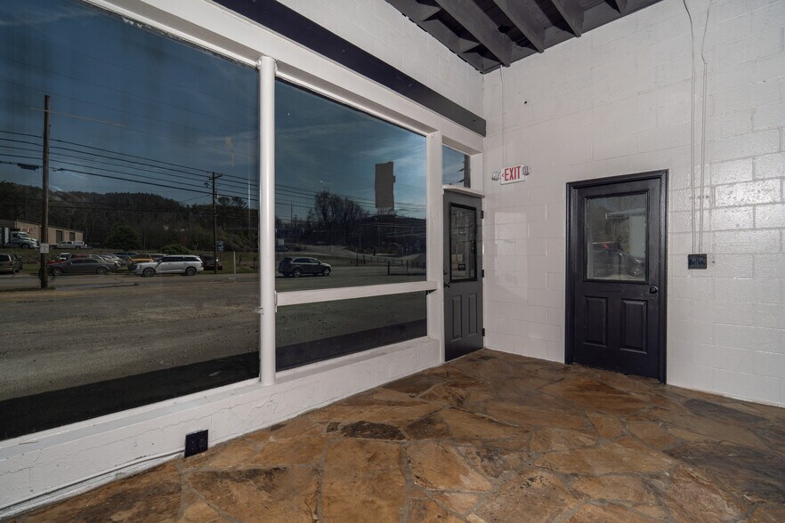 More Photos Of 540 E Church St, Jasper Auto Repair For Sale