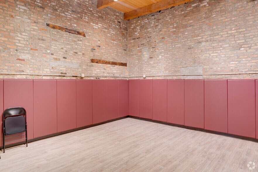 More Photos Of 1809 W Webster Ave, Chicago General Retail For Sale