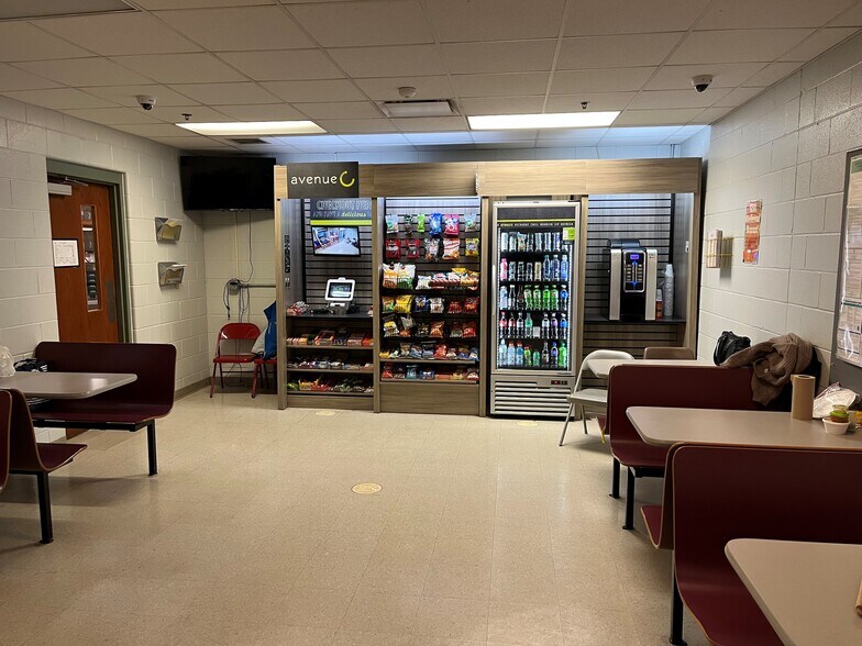 More Photos Of 2973 Dormax St SW, Grandville Manufacturing For Sale