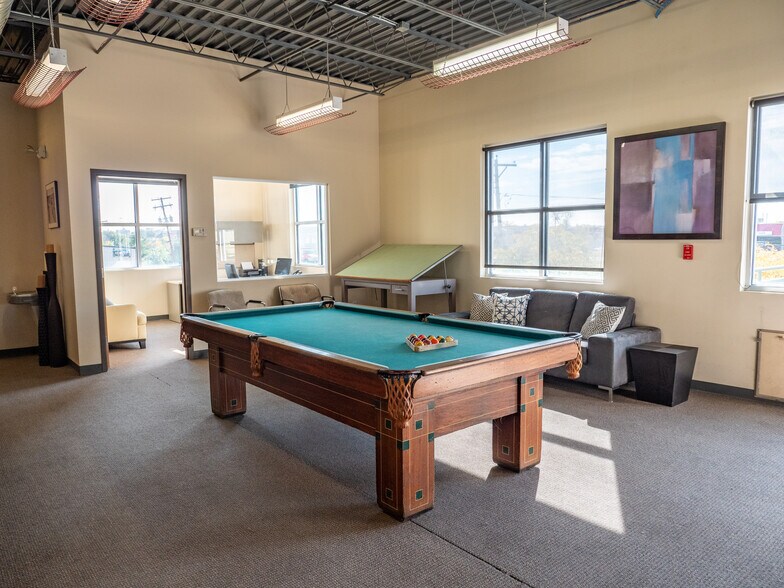 More Photos Of 2000 W Hamilton Pl, Englewood Office For Lease