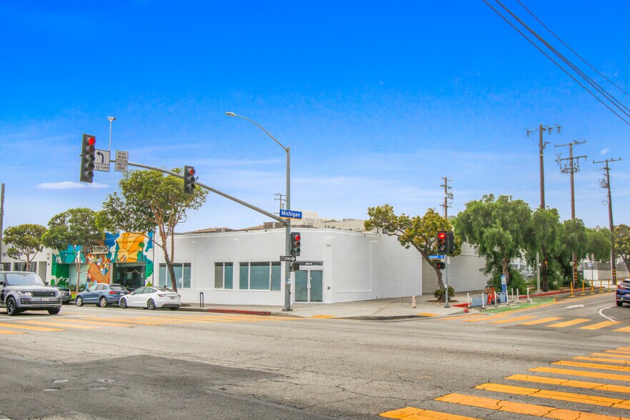 More Photos Of 1804 Lincoln Blvd, Santa Monica Storefront For Lease