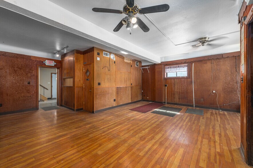 More Photos Of 5203 Turney Rd, Garfield Heights Bar For Sale