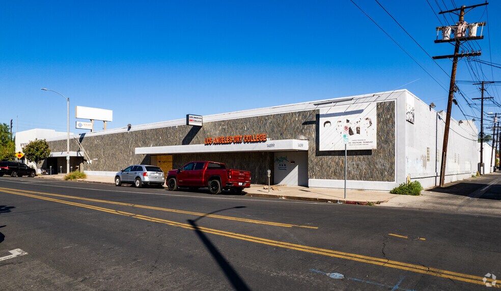 Primary Photo Of 14519-14539 Sylvan St, Van Nuys Religious Facility For Lease
