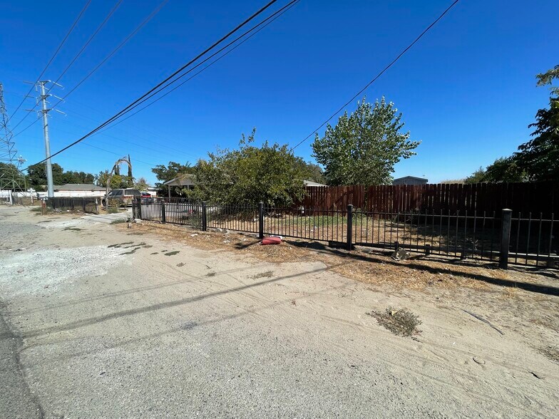 More Photos Of 580 S Airport Way, Manteca Land For Sale
