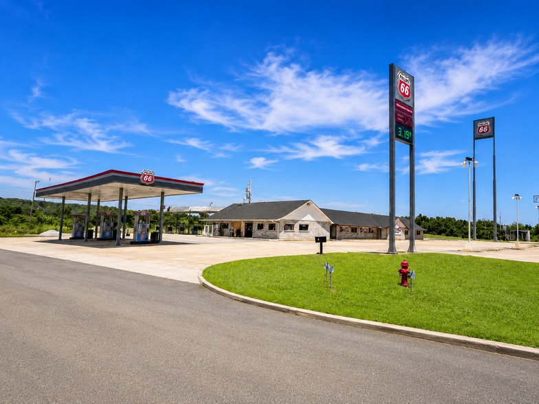 Primary Photo Of 102 Dewey Bartlett Ave, Henryetta Truck Stop For Sale