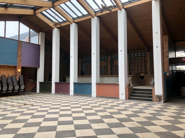 More Photos Of 6201 Joliet Rd, Countryside Hotel For Lease