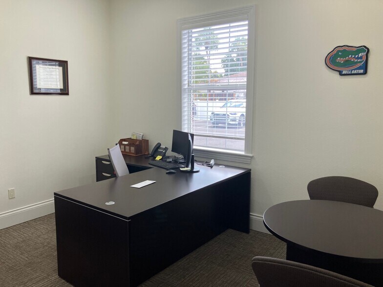 More Photos Of 5813 S Macdill Ave, Tampa Office For Sale