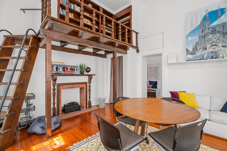 More Photos Of 1002 N Flores St, San Antonio Loft Creative Space For Lease