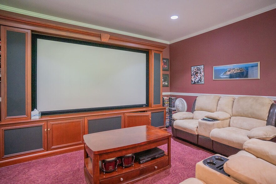 More Photos Of 455 Division St, Fairbanks Specialty For Sale