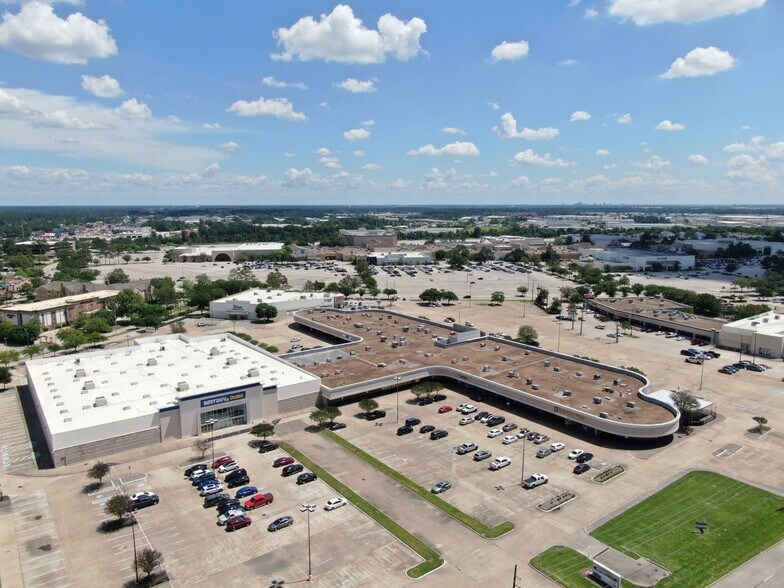 Primary Photo Of 17776 State Highway 249, Houston Freestanding For Sale