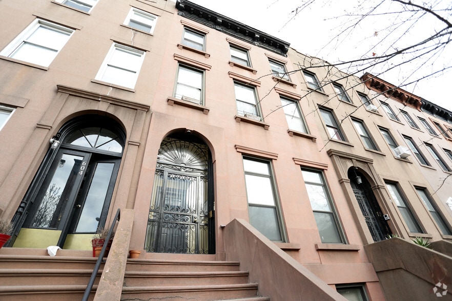 More Photos Of 602 Henry St, Brooklyn Apartments For Sale