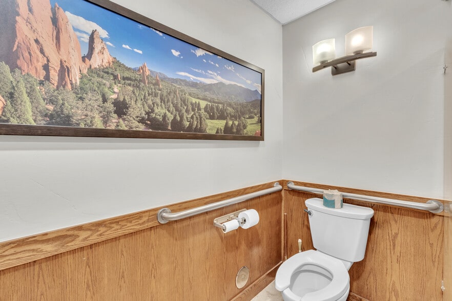 More Photos Of 26-28 S Tejon St, Colorado Springs Restaurant For Lease