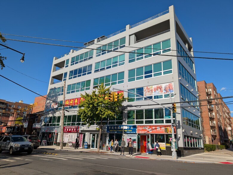 More Photos Of 4119-4123 Union St, Flushing Medical For Lease