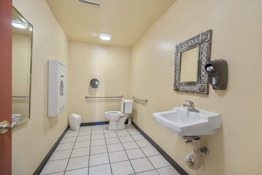 More Photos Of 6605 Hwy 54, Osage Beach Restaurant For Sale